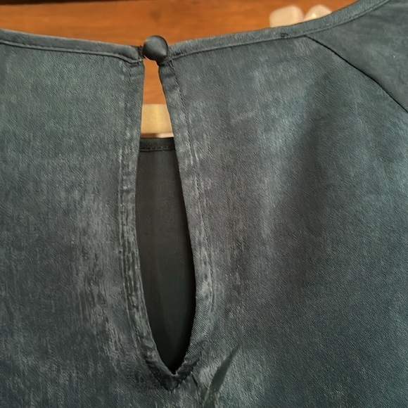 MAURICES Tidal Teal Color Fallon Satin Long Open Sleeve Blouse, Size 1X, NWT. - Picture 8 of 12